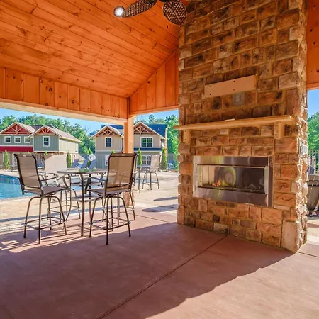 Mountain Palace Cabin